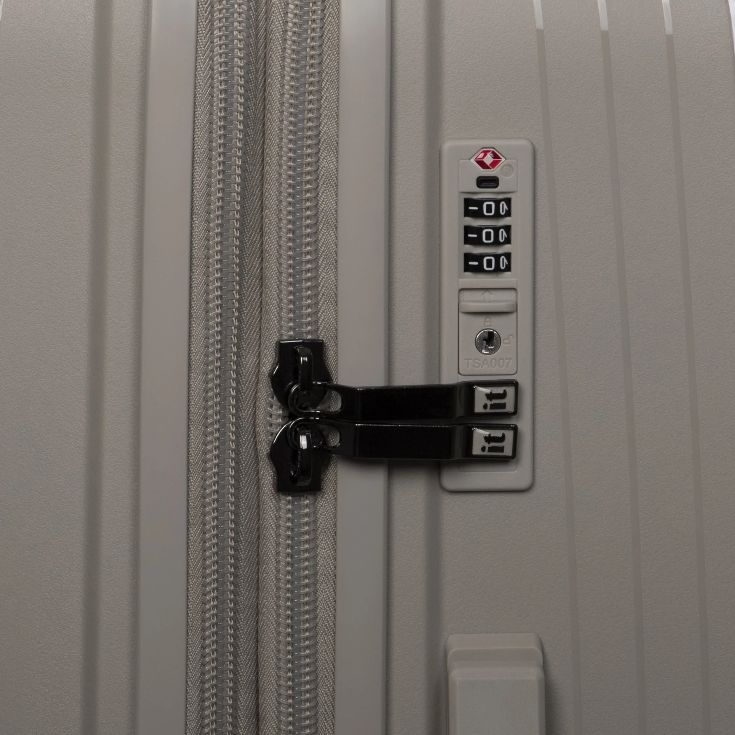 IT Luggage Spontaneous - 3pc Set (Feather Grey) 12 IT Luggage Spontaneous - 3pc Set (Feather Grey) - Image 10