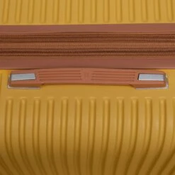 IT Luggage Replicating - Cabin (Honeycomb) -Luggage World Shop 61586 US16 2632 08HoneycombSSHandle d163d6e4 5bee 4866 98c9 ff32055828ca