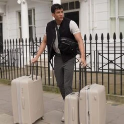 IT Luggage Spontaneous - Medium Plus (Feather Grey) -Luggage World Shop 6 09d2dd32 fee4 4380 a178 9e837c54bb0e